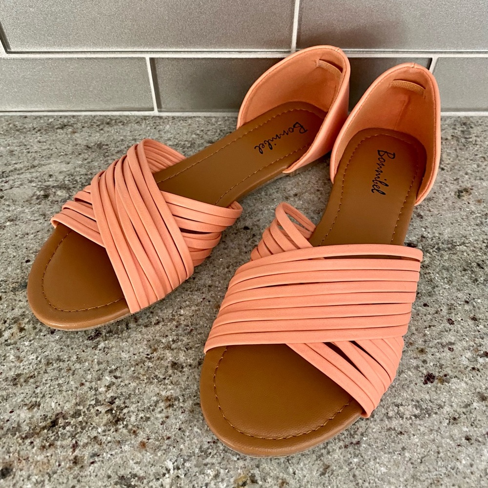 Modcloth Coral Shoes sz 6 New with Box Sandals